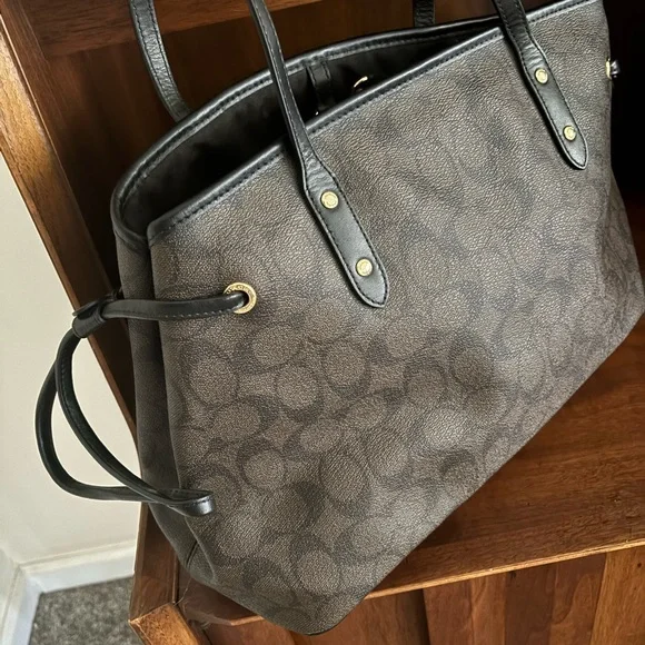 Coach Black and Brown Tote Bag - Picture 4 of 10